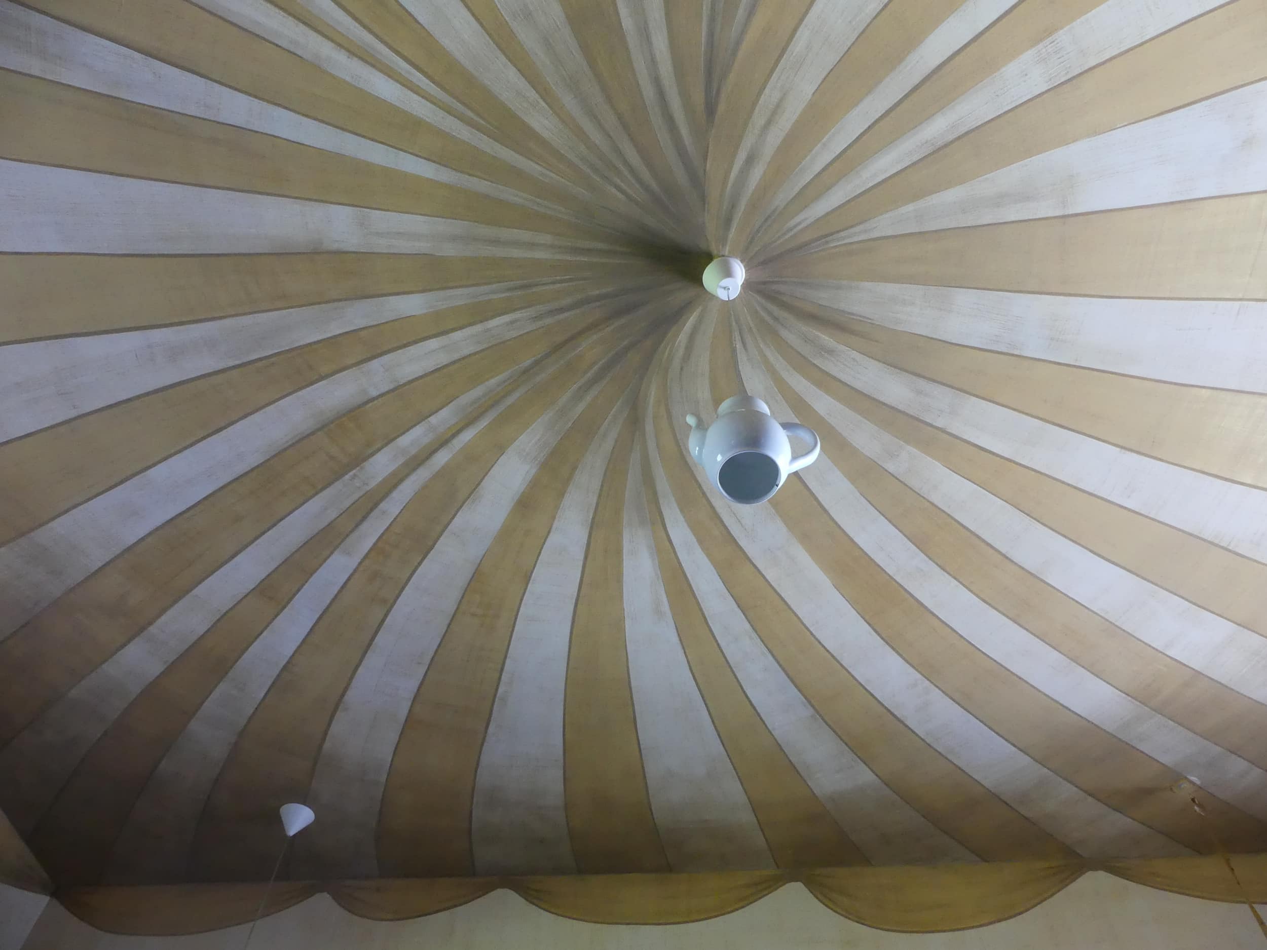 chapiteau de cirque vue plafond